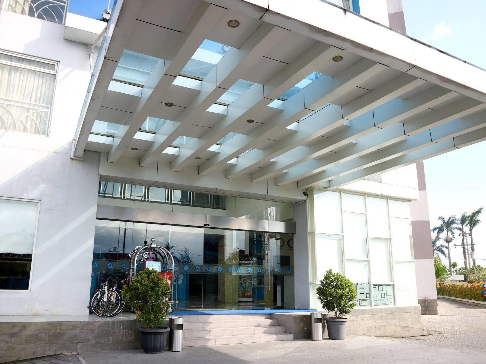 Hotel Brothers Biru Solo Baru Zewnętrze zdjęcie